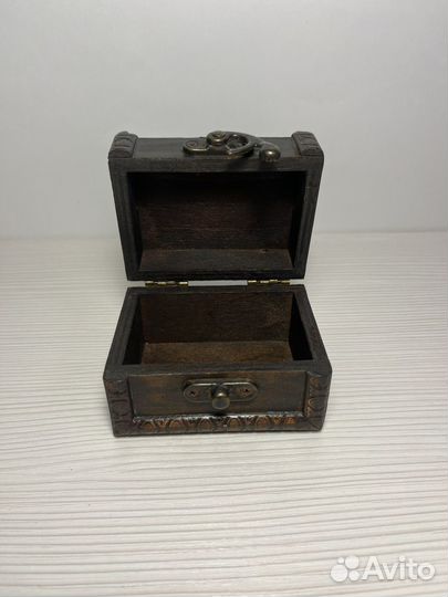 Декоративный сундук для украшений