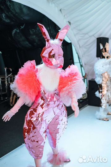 Зеркальные зайцы/ зеркальные персонажи/ праздник