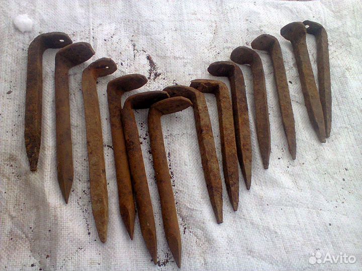 Гвозди и петли дверные кованые старинные