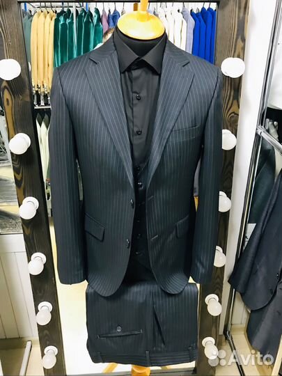 Костюм черный в полоску