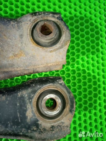 Рычаг подвески задний нижний Mitsubishi Carisma