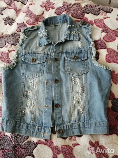 Джинсовая жилетка для девочки
