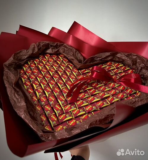 Букет из жвачек love is