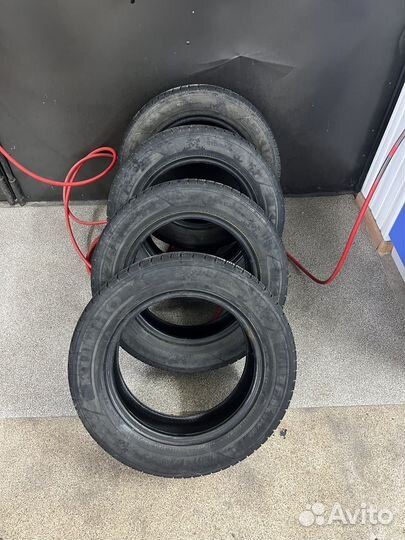 Kumho I'Zen KW31 2.25/4.5 R4 82R