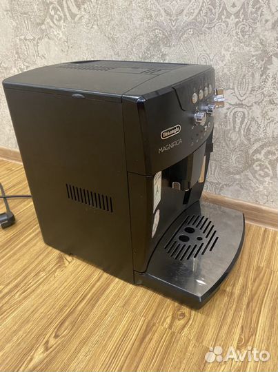 Кофемашина Delonghi