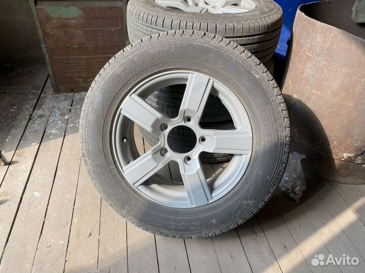 Колёса летние дорожные на Ниву