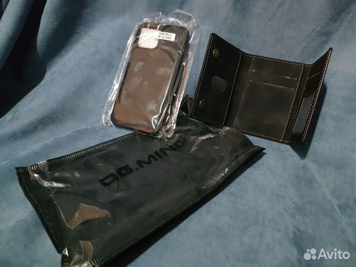 Чехол с картхолдером для iPhone 12 / 12 Pro