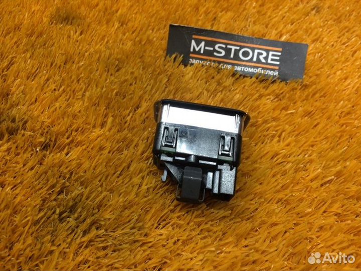 Кнопка стеклоподъемника задняя левая Mercedes-Benz