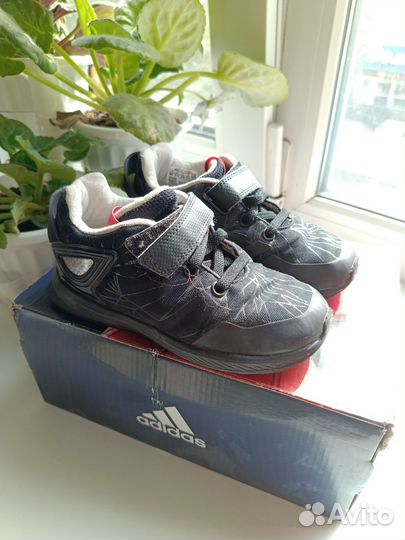 Детские кроссовки adidas 26