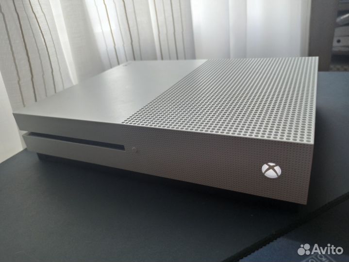 Консоль Xbox one S