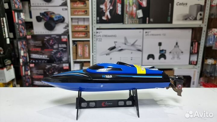 Радиоуправляемая модель катера skytech RTR 2.4G