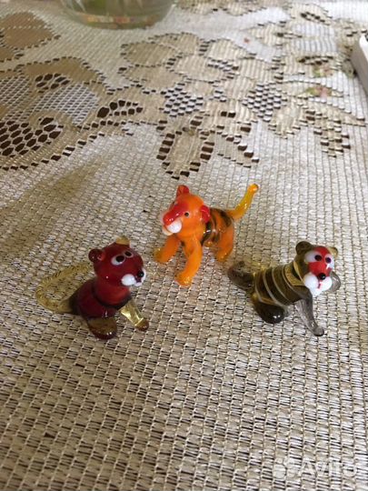 Стеклянные фигурки котят и тигрят