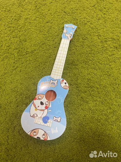 Игрушечная гитара