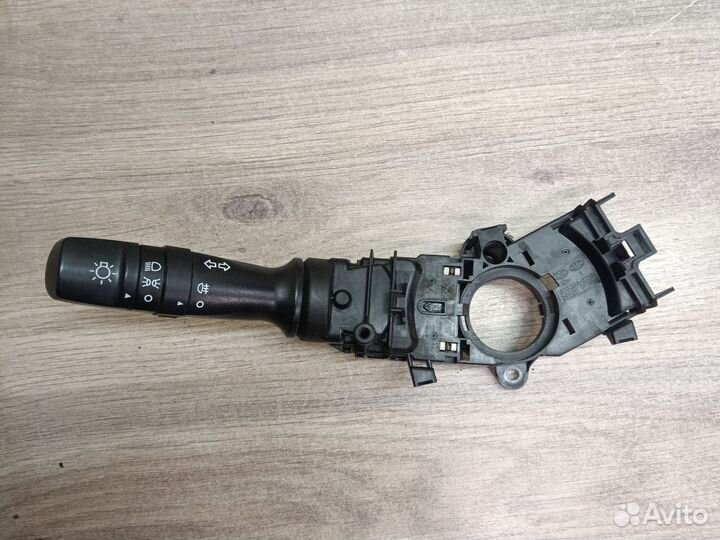 Переключатель поворотов подрулевой Hyundai Solaris