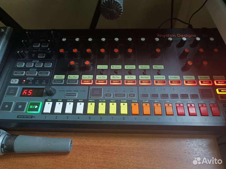 Драм машина Behringer RD-8