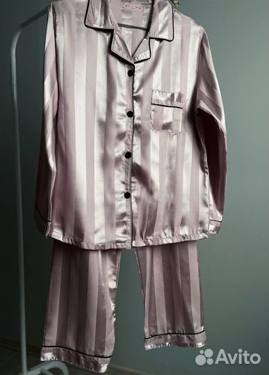 Женская атласная пижама