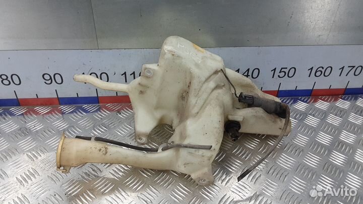 Бачок омывателя на Mitsubishi Carisma