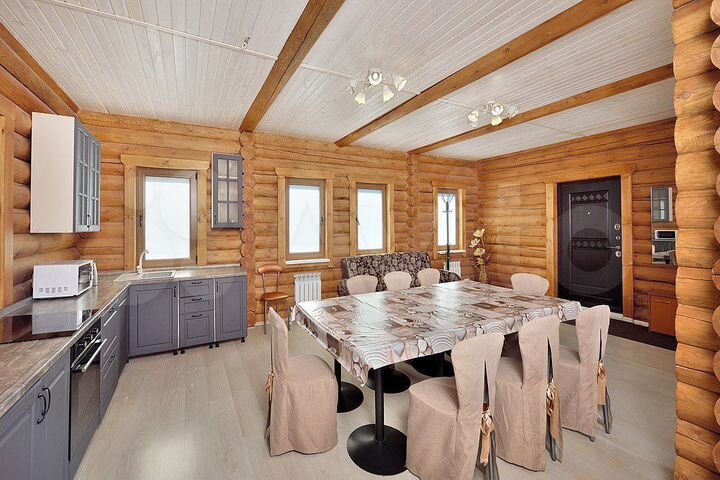 Дом 200 м² на участке 10 сот.