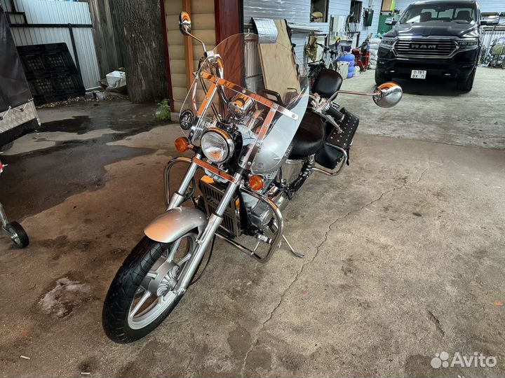 Продом мотоцикл Honda Shadow Spirit 1100