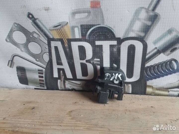 Geely emgrand ec7 кнопка стеклоподъемника