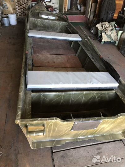 Продаётся лодка