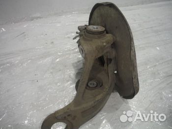 Кулак задний правый Ауди