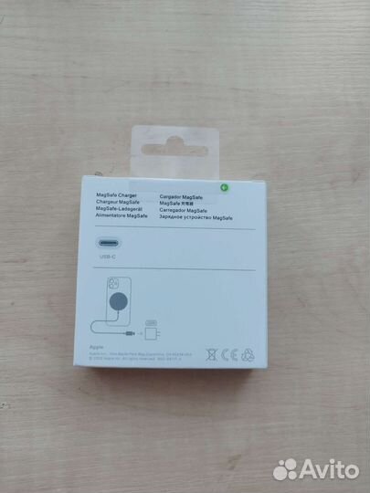 Беспроводная зарядка iPhone MagSafe