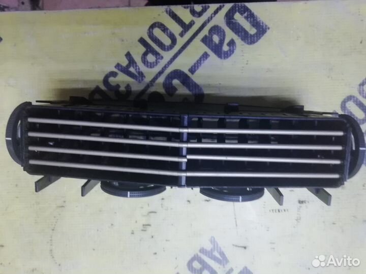 Opel Astra H воздушный Дефлектор В торпедо