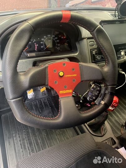 Спортивный руль momo