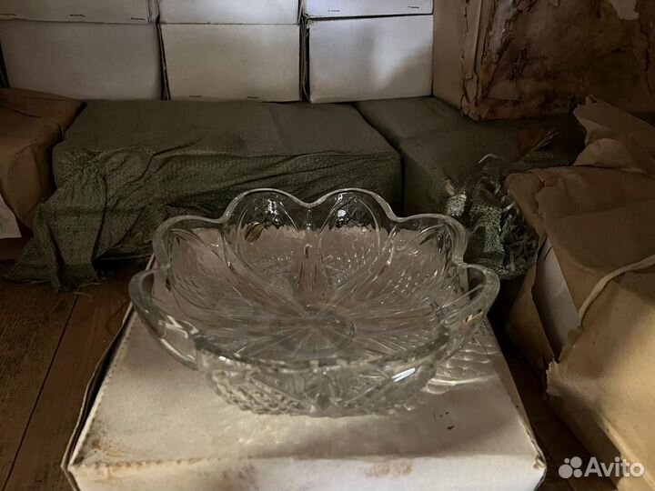 Ваза хрустальная. новая много