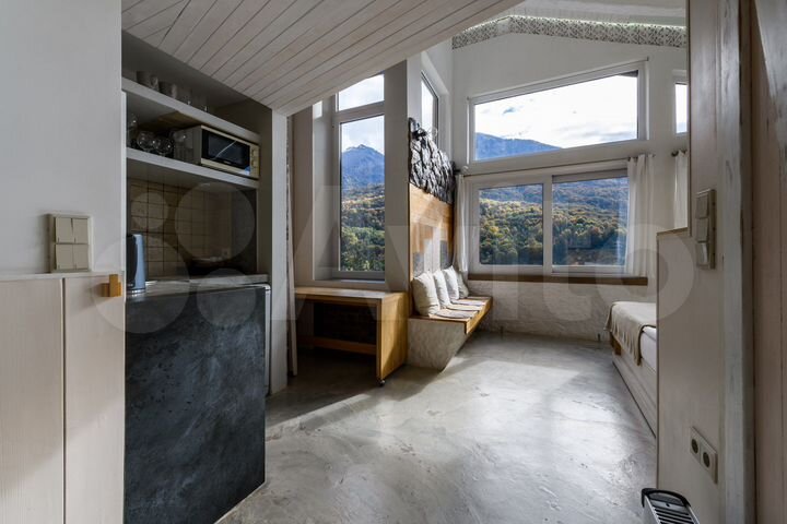 Квартира-студия, 40 м², 3/3 эт.