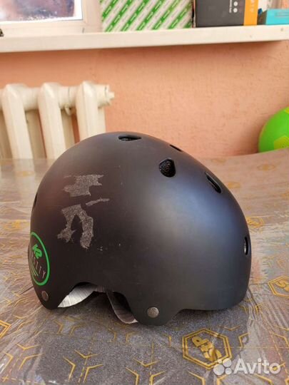Шлем для езды на самокате