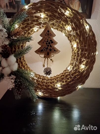 Венок из ротанга