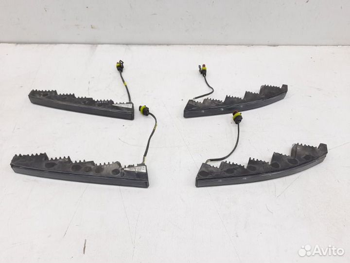 Ходовой огонь Infiniti Qx80 Z62 2010-2016