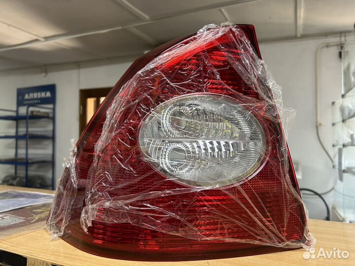 Фонарь задний левый Ford Focus 2