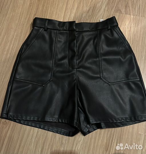 Кожаные шорты