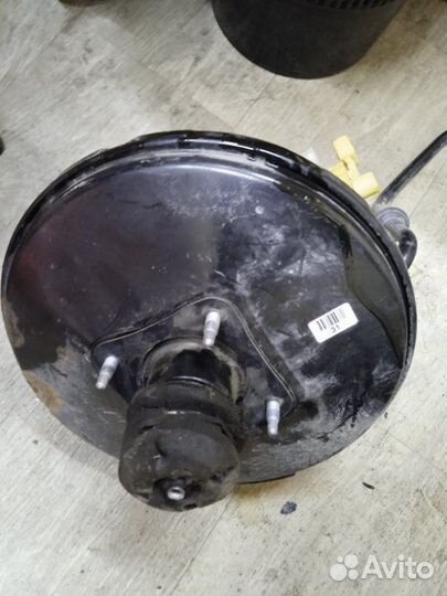 Вакуумный усилитель тормозов Volkswagen Golf4