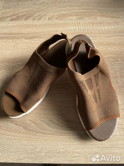 Сандалии размер 41-42