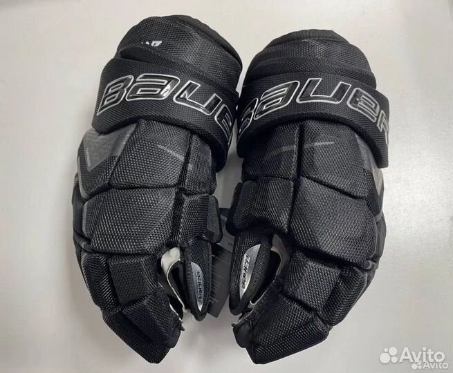 Перчатки хоккейные