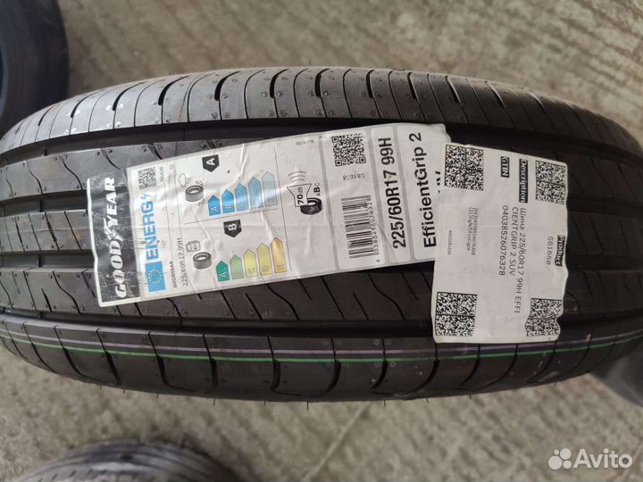 Goodyear EfficientGrip 2 SUV 225/60 R17 99H