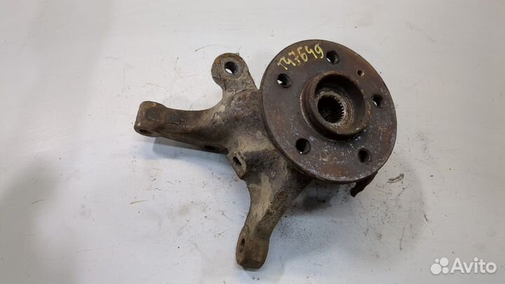 Ступица (кулак, цапфа) правая передняя Mercedes Vito W638, 2001