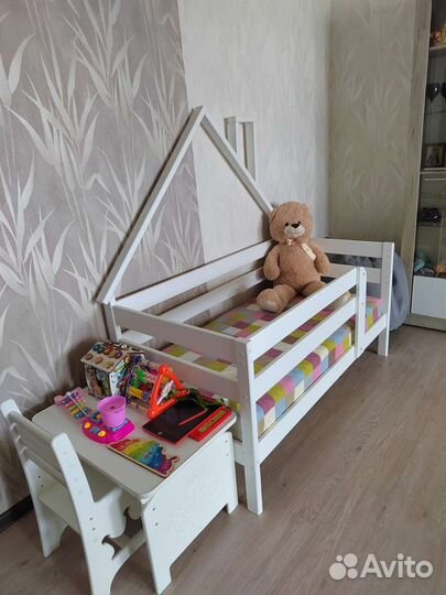 Кроватка детская домик