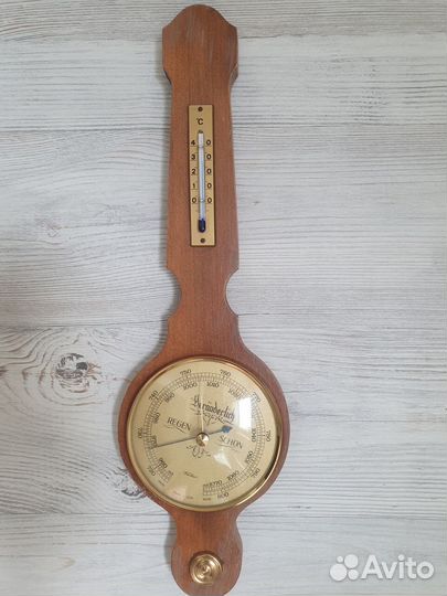 Барометр с термометром