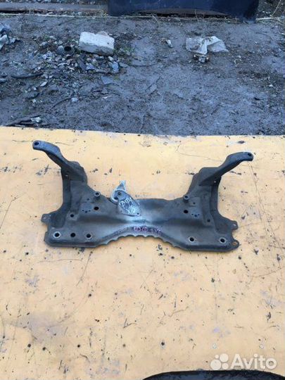 Подрамник передний Ford Focus 1.6L 1998-2005