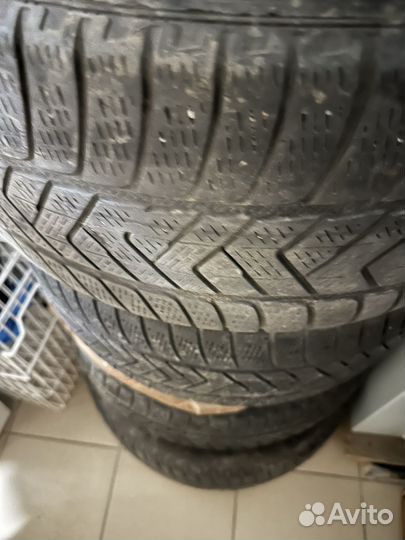 Accelera 651 255/40 R19 19B