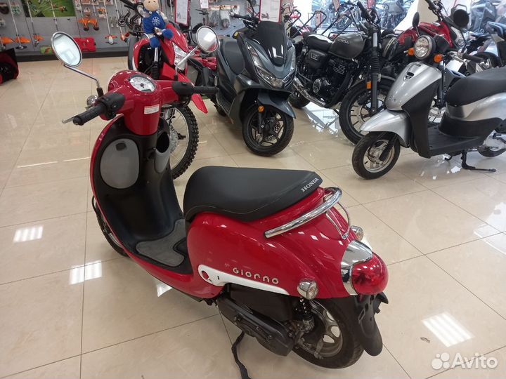 Скутер Honda Giorno