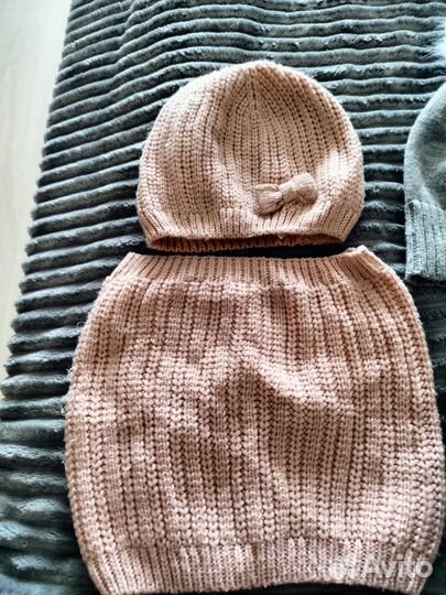 Комплект шапка и шарф, снуд для девочки