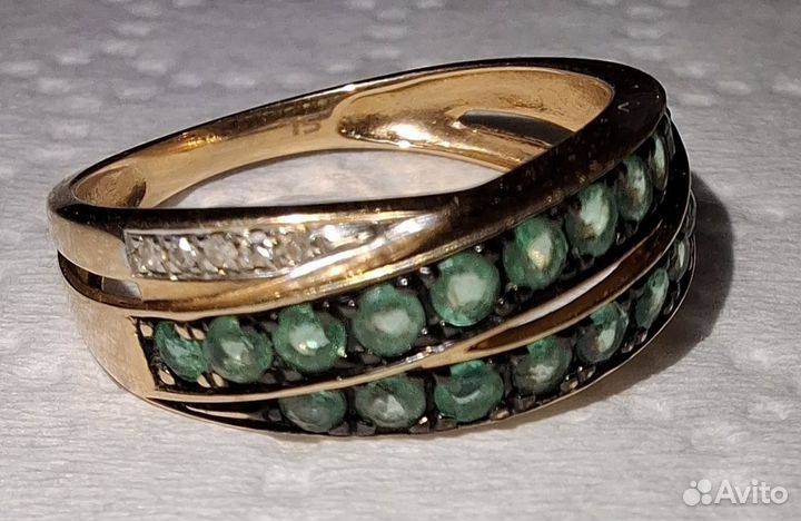 Золотые серьги и кольцо с изумрудом и бриллиант