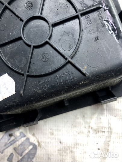 Бардачок центральной консоли Volkswagen Polo 5