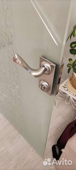 Фурнитура для стеклянных дверей